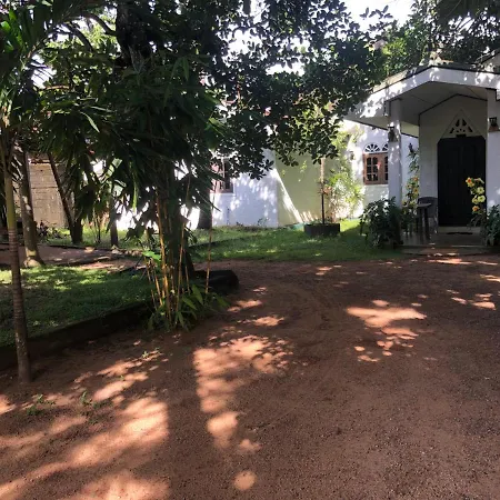 Sylvester Villa Hostel Negombo-3